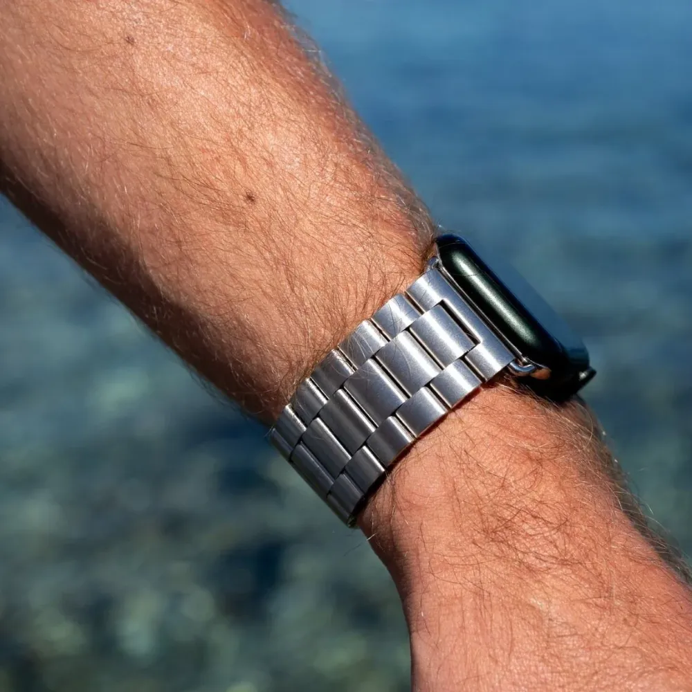 #1 Best Seller: Apple Watch Steel Strap (Silver)  Limited Stock!
