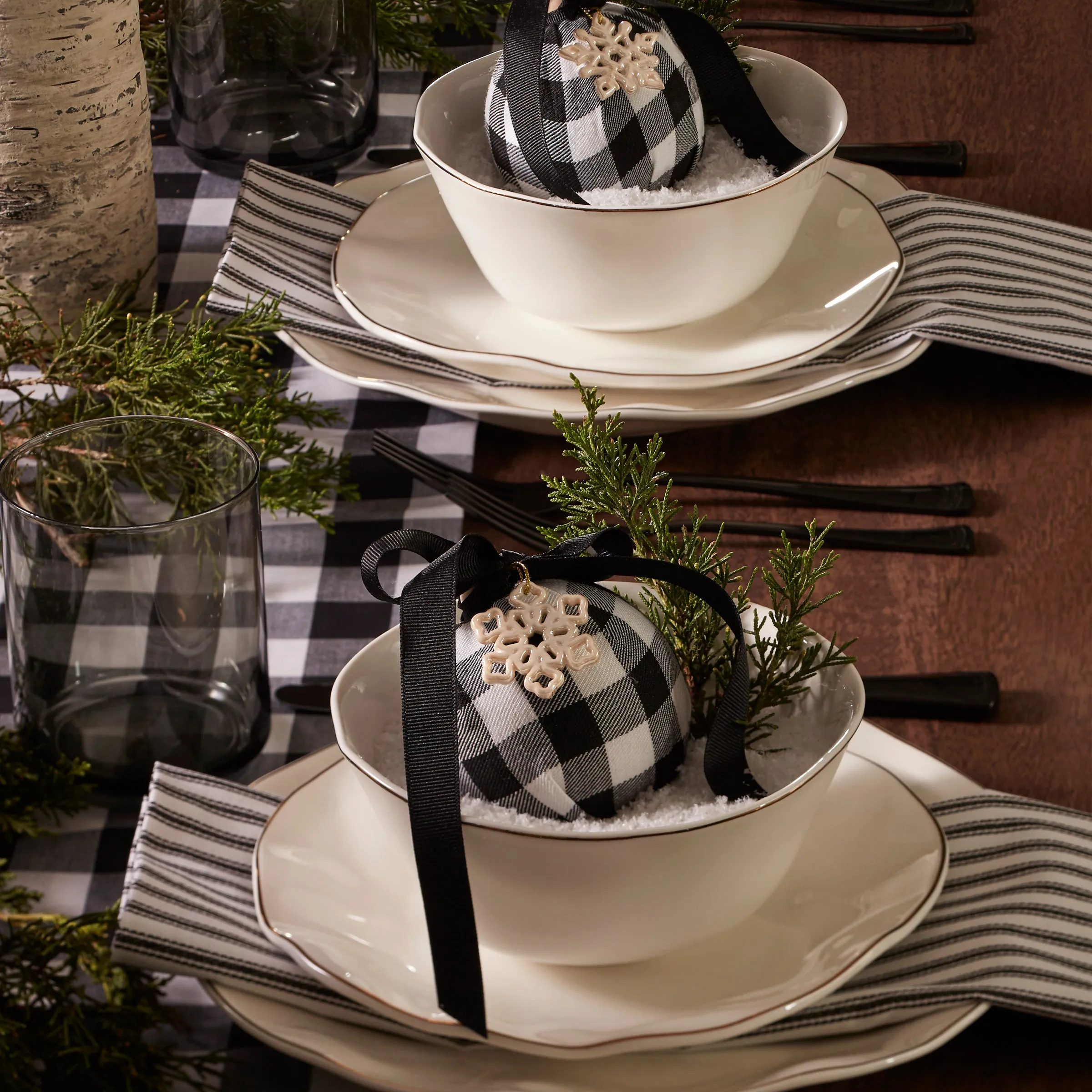 Blue Bay White 24-Piece Dinnerware Set Lenox