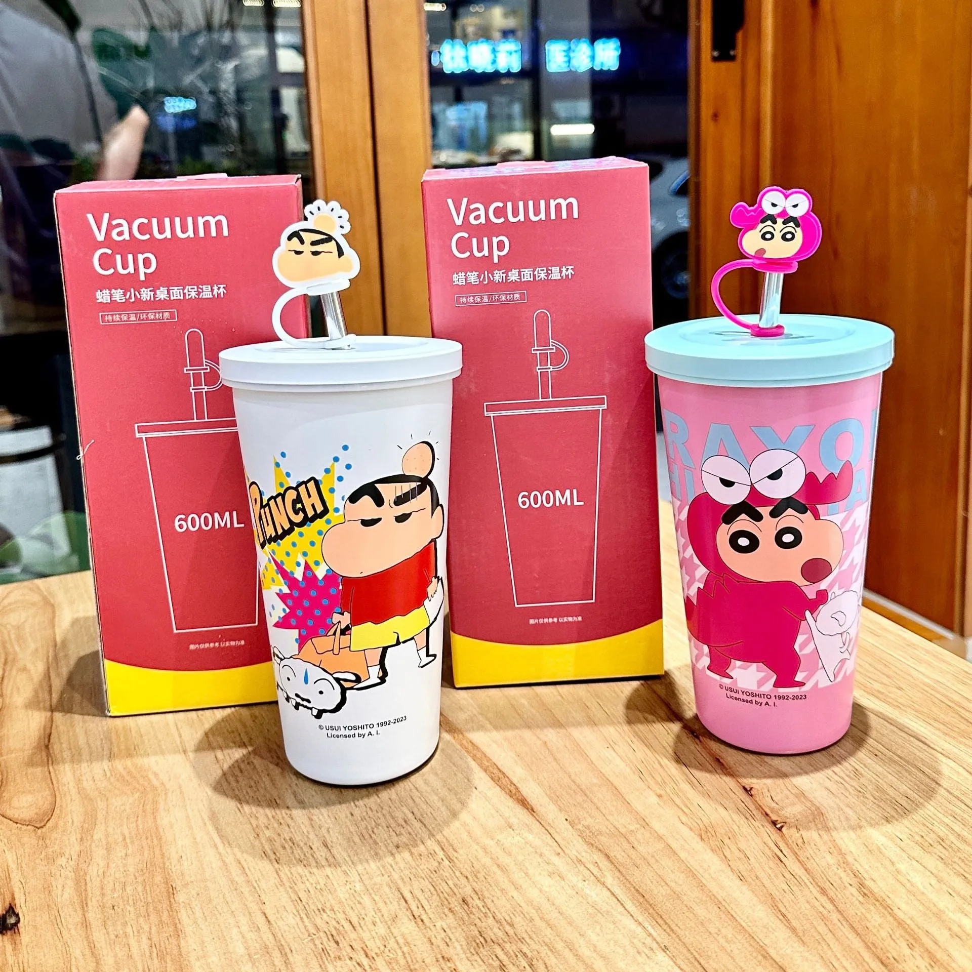 Crayon Shin-chan Large Capacity Straw Water Bottle