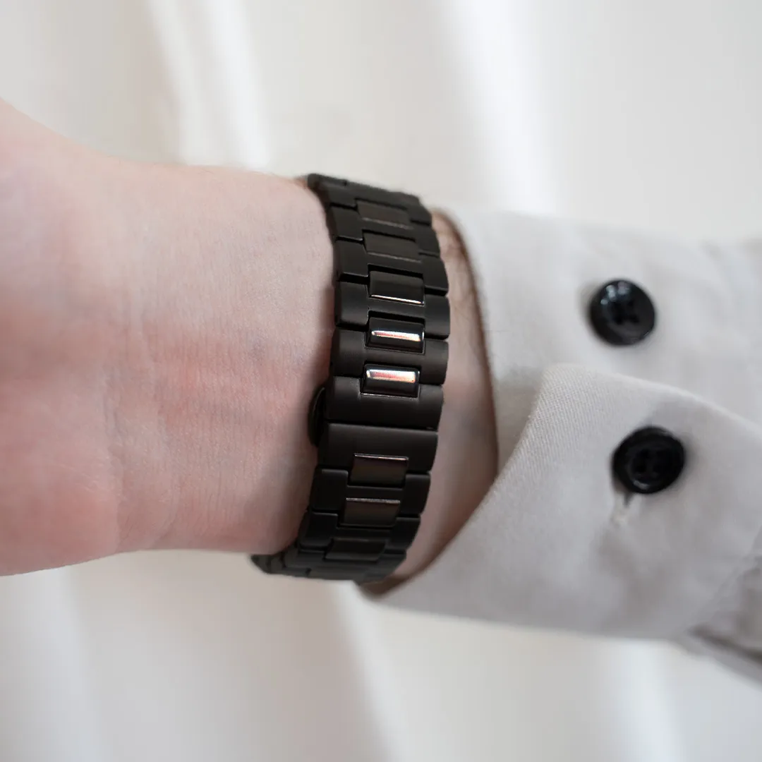 Doorbuster Apple Watch Luxury Titanium Strap (Black)  Limited Release!