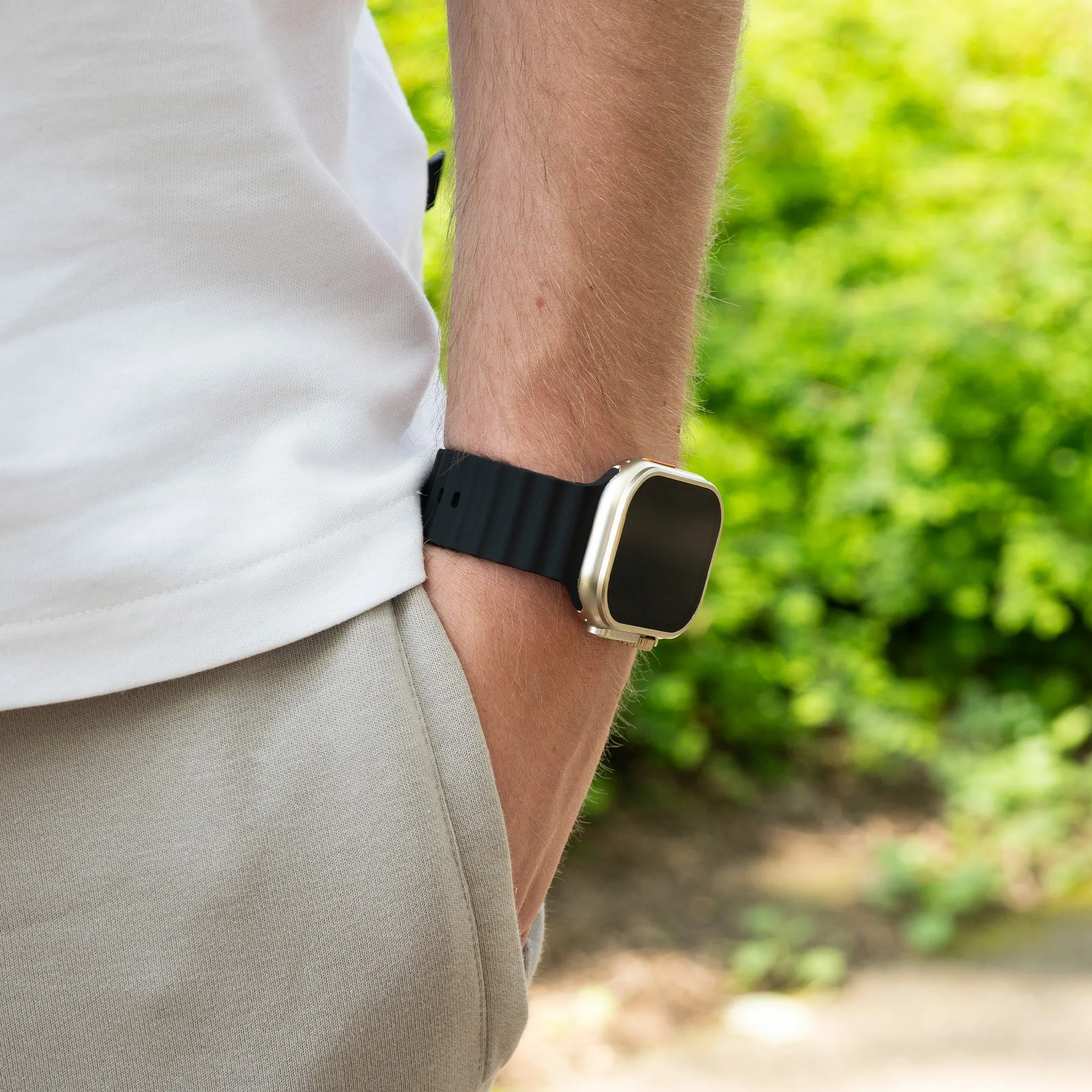 Flash Sale Bandz Apple Watch Ocean Strap (Black)  Today Only!