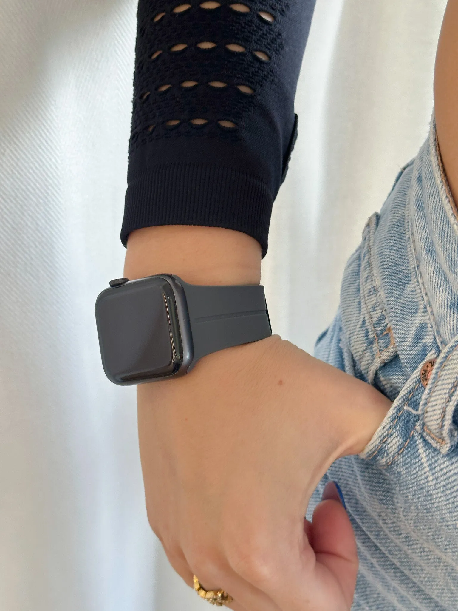 Limited Edition Apple Watch Magnetic D-Buckle Strap (Dark Grey)  Going Fast!