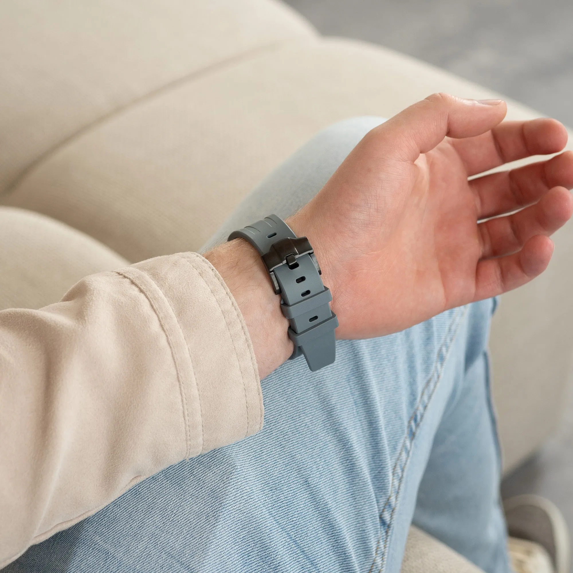 Luxury Feel Apple Watch Luxury Liquid Silicone Strap (Dark Grey/Black)  Dont Miss Out!