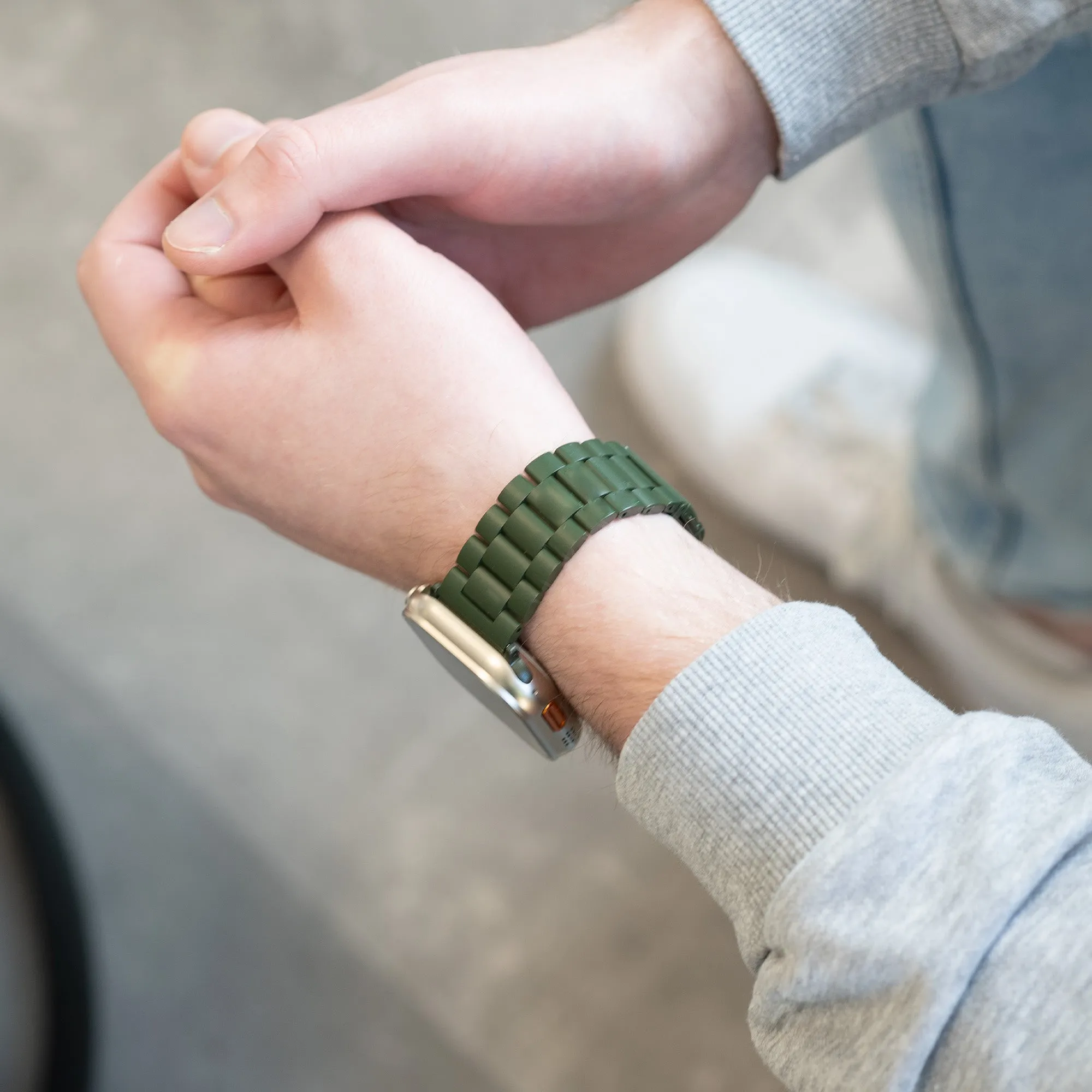 Luxury Feel Apple Watch Steel Strap (Dark Green)  Today Only!