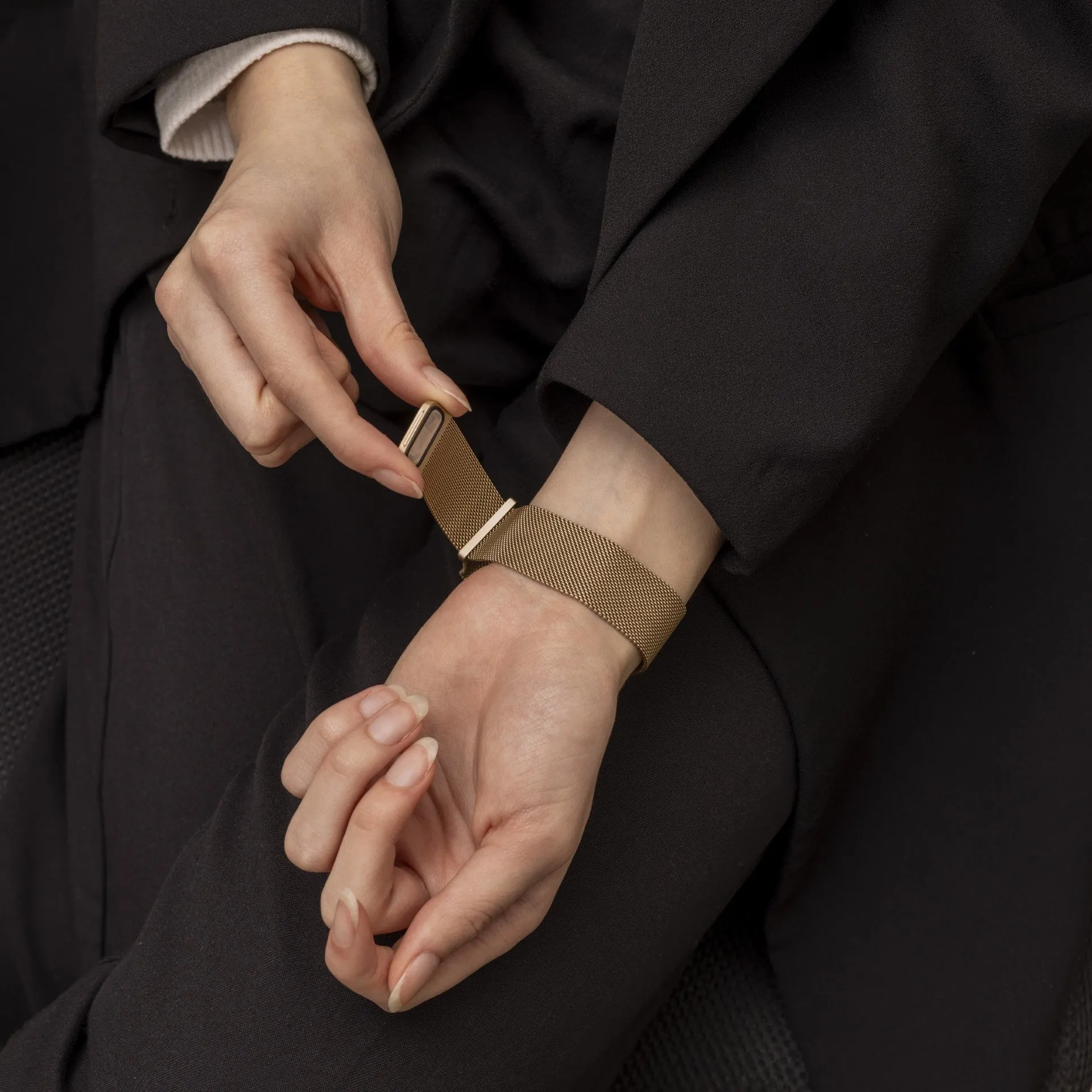 Premium Quality Apple Watch Milanese Loop Strap (Retro Gold)  Almost Sold Out!