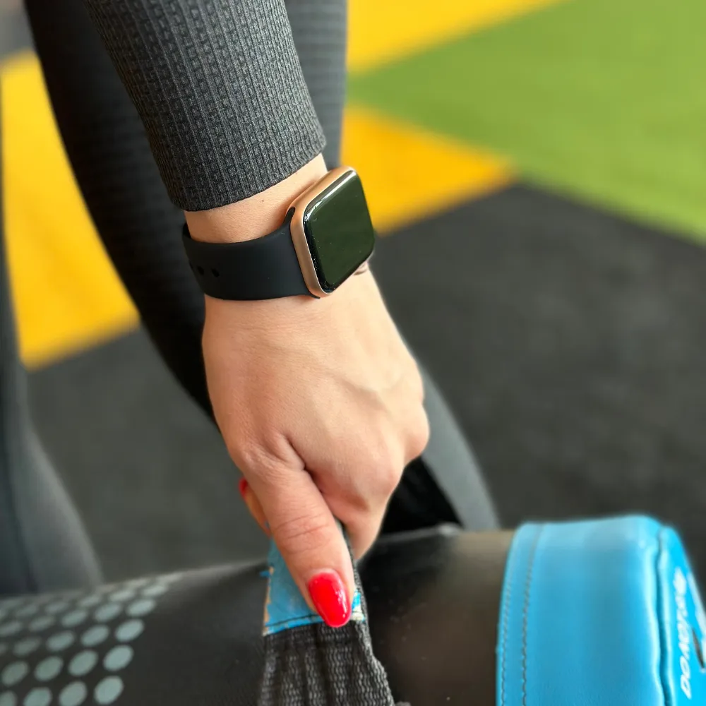 Trendy 2025 Apple Watch Silicone Strap Classic (Black)  Stylish & Comfortable