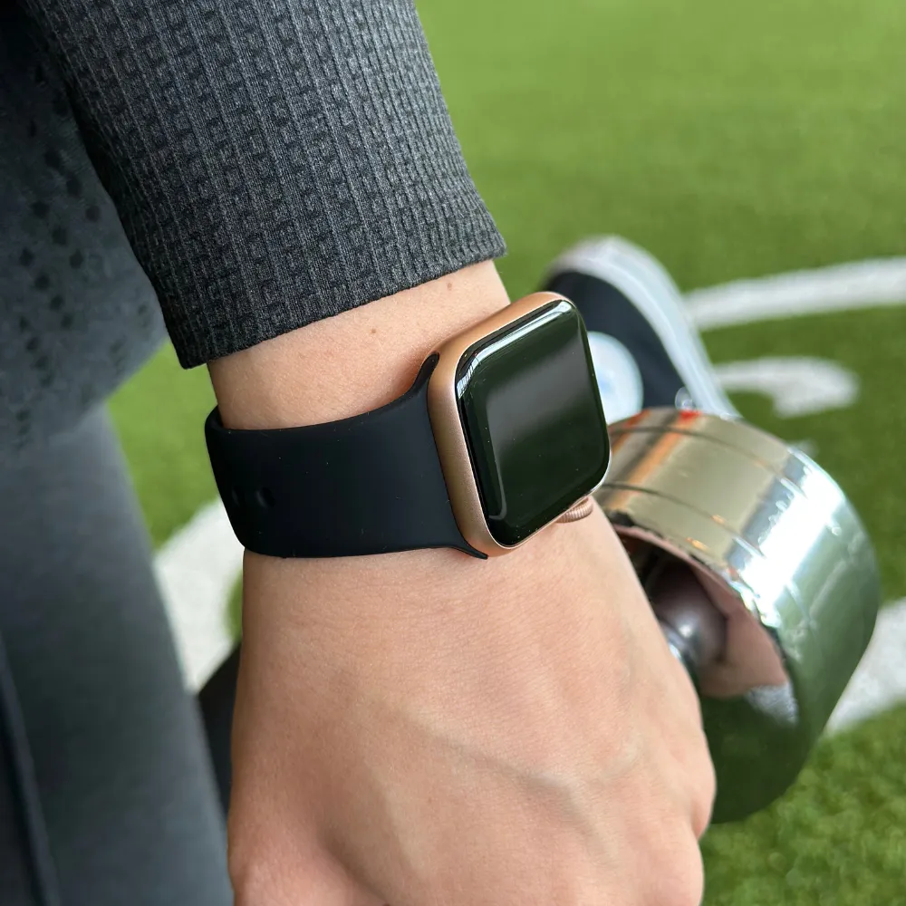 Trendy 2025 Apple Watch Silicone Strap Classic (Black)  Stylish & Comfortable