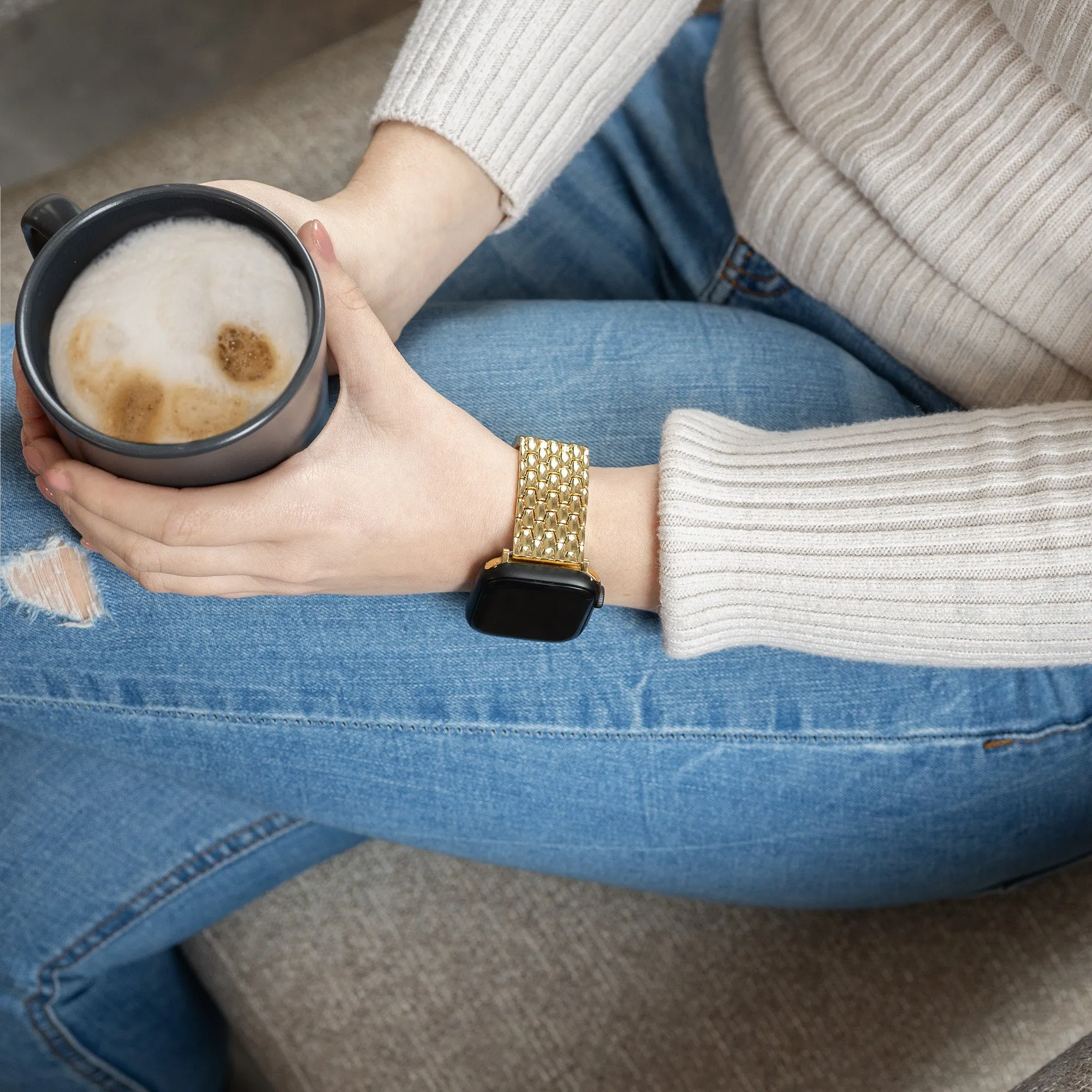 Trendy 2025 Apple Watch Steel Strap Dragon (Gold)  Stylish & Comfortable