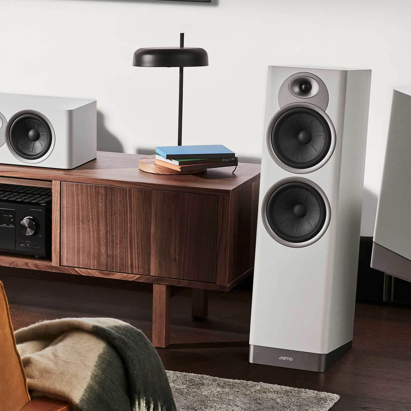 VIP Favorite Jamo S7-27F - Floorstanding Speaker (Pair)  Last Few Pieces!